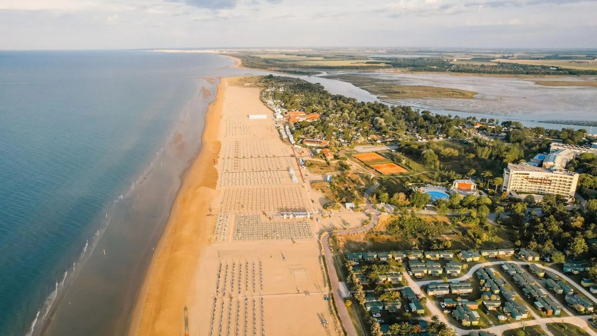 Comfy Apartment By The Sea In Bibione 0*,